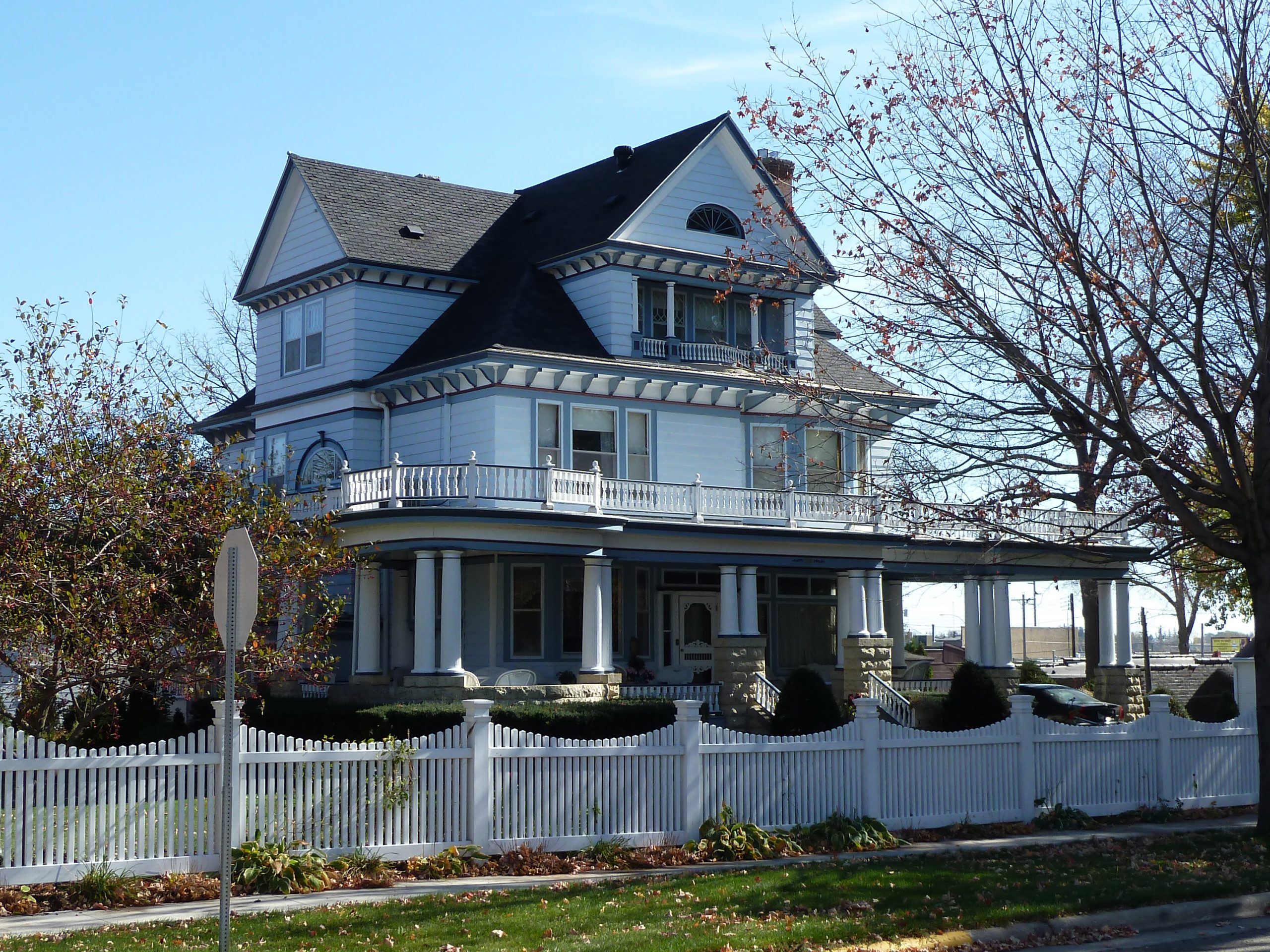 2010-1025-LeutholdHouse — Dodge County, Minnesota