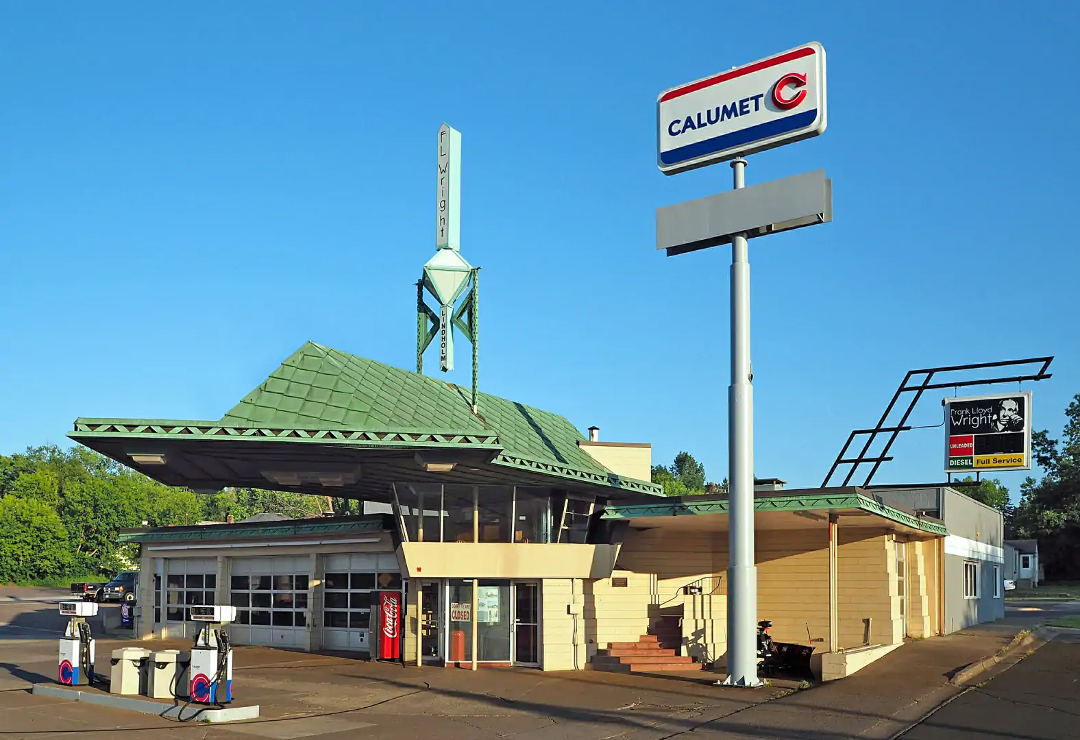 Lindholm Service Station — Carlton County, Minnesota